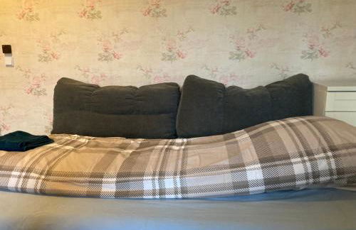 Geräumiges Apartment 90 m Zwei Schlafzimmer große Küche mit Essbereich Badewanne Waschmaschine Spülmaschine gesamte Unterkunft gehört Ihnen - Photo 21