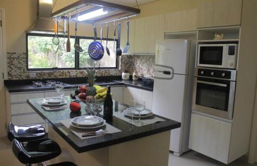 O Melhor Chalé da Praia do Guaiúba, com Churrasqueira e Piscina Gigante - Foto 7