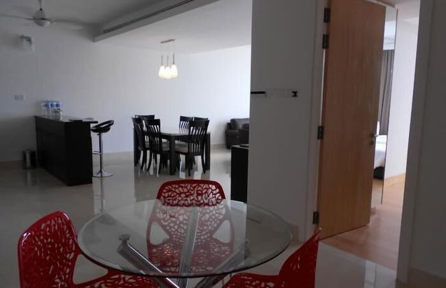 Brunsfield Embassyview Condosuite - Photo 12