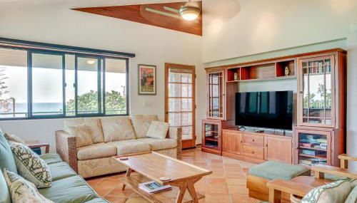 Ocean-View Bungalow Walk to Pebbles Beach! - Foto 3