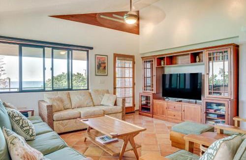 Ocean-View Bungalow Walk to Pebbles Beach! - Foto 3