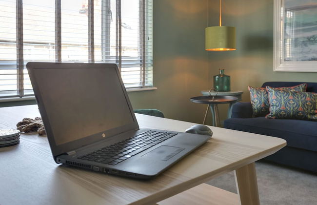 Outstanding 3 Bedroom Townhouse in Hertford - Foto 22