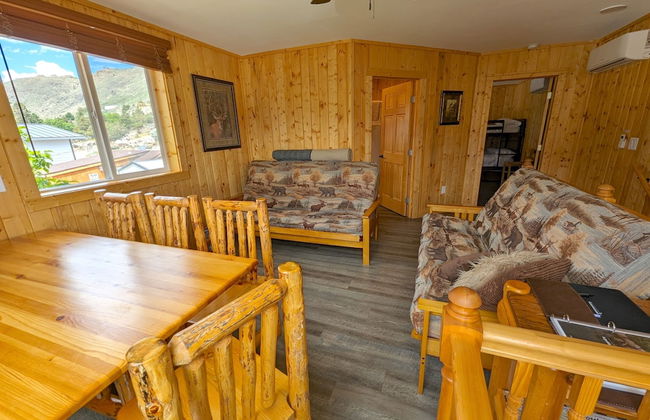 Yellowstone's Treasure Cabins - Photo 74