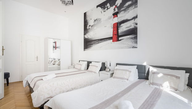 Real Apartments Vadasz - Foto 3, Habitación