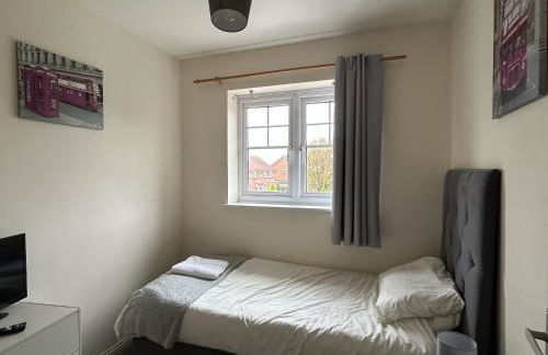 Quiet 3 bed semi with off street parking - Foto 6