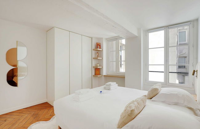 Elegant Apartment - 2br/4p - Near Invalides - Photo 2