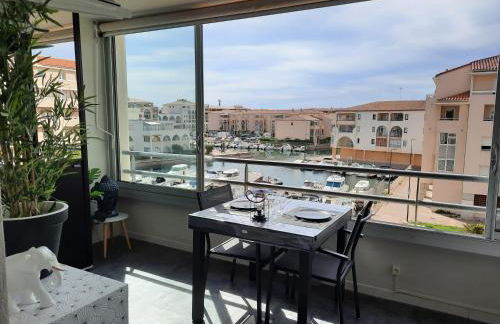 CHARMANT T2 VUE MARINA PLAGES A PIED - Foto 16