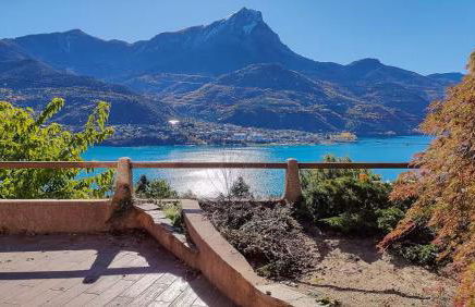 Family Villa Overlooking Lake Serre-Ponçon - Foto 1
