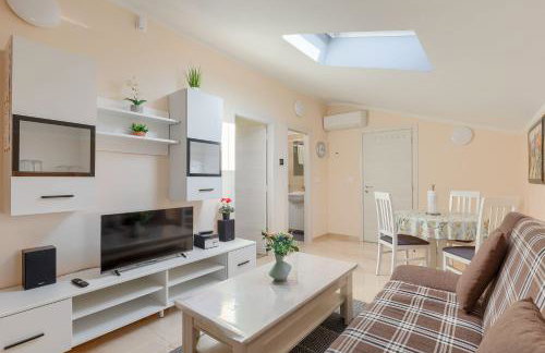 Beeindruckendes Apartment mit Panoramablick, Pool, Privatparkplatz, Grill - Photo 13