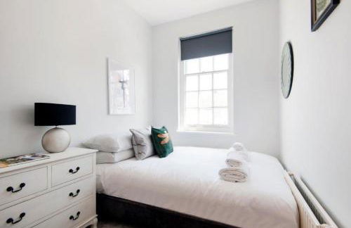 Modern Family Home in London Close to Amenities and Train - Foto 11