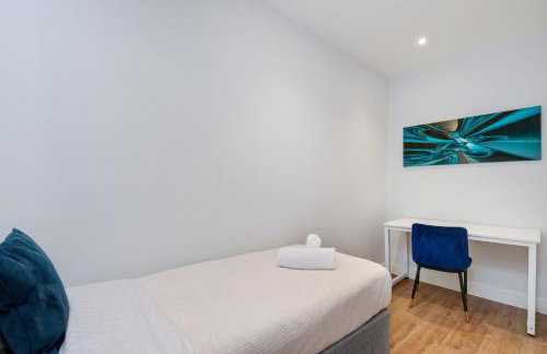 Luxury 5 Bedroom, 4 Bathroom Home in Purley - Foto 24