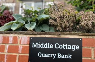 Middle Cottage Alton Towers, Peak District, JCB - Foto 1