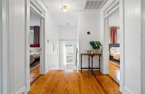 Roberson House Private Pool Walk to DT Sleeps 12 - Foto 36