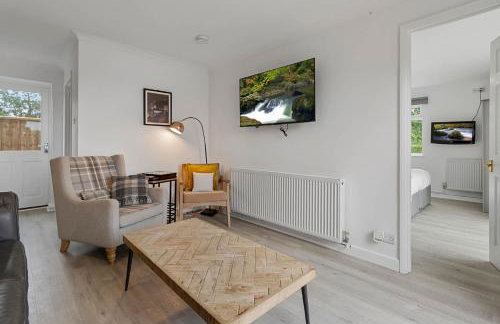 Tor Cottage -No Commercial Sign written Vehicles, Private Hot Tub , 2 Dogs Max,Fishing Nearby & Communal Swimming Pool ,Pool open April to September - Foto 9