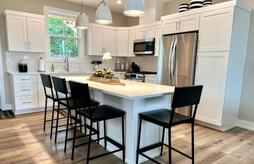 Hot Tub - Saugatuck - Douglas - Luxury Home Sleeps 8 - Foto 22