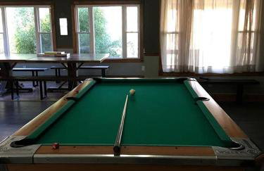 Gorgeous Vacation Cabin for Groups with Stylish Interior near Huntington, West Virginia - Foto 9