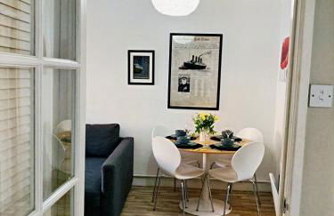 Great Location - City Centre - Parking - 4 Beds - 2 Bedrooms - Foto 16