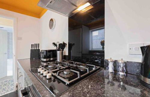 Stanley-3 Bdrm House Ideal for Contractors Near Beach - Foto 16