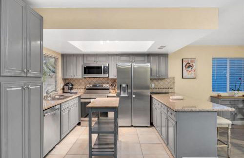 Stylish home with pool and spa - Foto 16