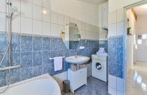 Holiday House Marina with pool - Foto 69