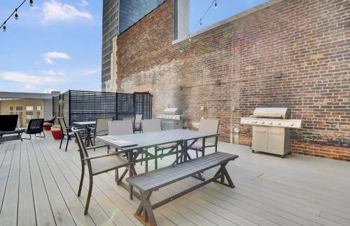 Luxury lofts, Downtown, Playhouse Sq, Near Stadium and Arena, Fire Pit, Rooftop deck, BBQ, Parking -fcfs, Close to EVERYTHIHNG! - Foto 18