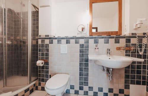 Skippers Inn - Photo 50