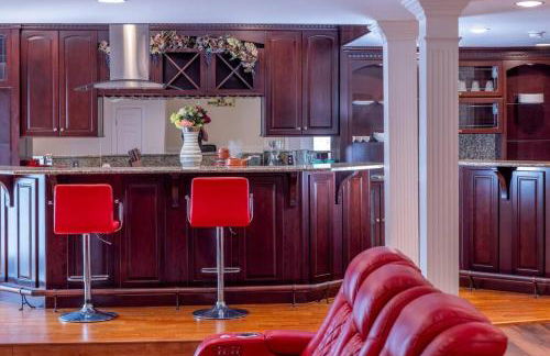 Luxurious Private Basement Suite in Ashton - Photo 4