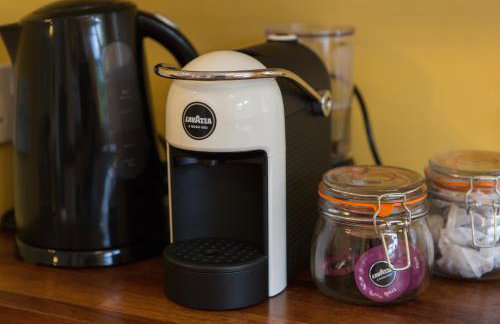 5 Bedroom House with Sea Views - Photo 41