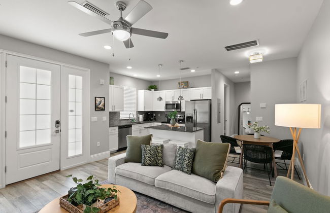 Canopy Cove Stunning 2BR Apt Heart of Downtown - Foto 1