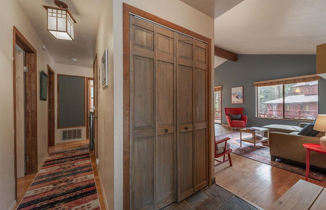 Cozy Pet Friendly Cabin in Lake Tahoe by Sierra Getaways - Foto 3