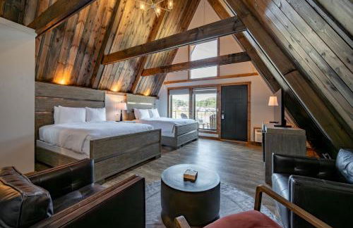 Cove Creek Lodge 201 Poolside Double Queen Fireplace Room - Foto 1