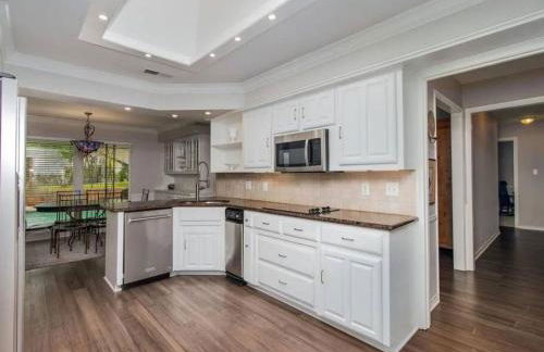 Quite Executive Home in Prestigious Neighborhood - Foto 11