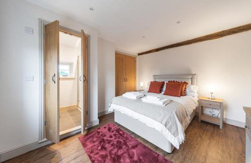 Luxury country oak beamed peaceful retreat - Photo 27