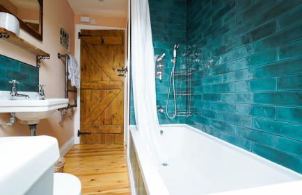 Mwsogl - Luxurious Family Fishing Lodge Near Aberaeron With Private Fishing - Photo 16