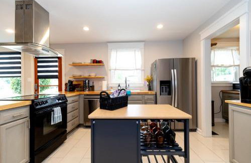 NEW Casa Azul - 2 king Beds Yard HOT TUB! - Foto 36