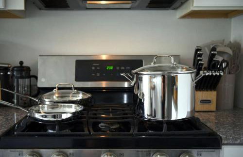 HostWise Stays - The Butler - Prime 1BR Butler St Apt, across from Umami - Foto 11