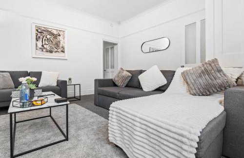 Crew Quarters - Your Ideal Stay in Bury - Photo 8