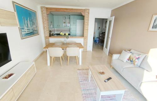 Precioso ático con vistas a pie de playa - Foto 15