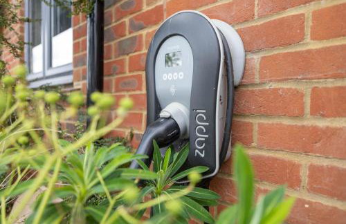 Bensons Hill - Stylish 2-Bed Home with Garden & Parking - Foto 28