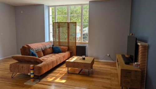 Charmante maison XIXe sur Jarnac avec 3 chambres, cour privative & parking - FR-1-653-280 - Foto 3