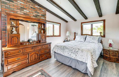 Massachusetts Abode with Deck and Grill Near Beaches! - Photo 19