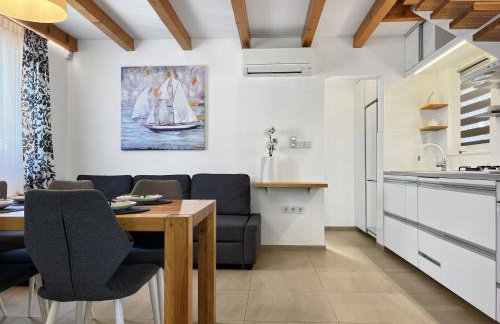 Villa Liberta - Private Family Villa with Pool & Garden - Photo 22