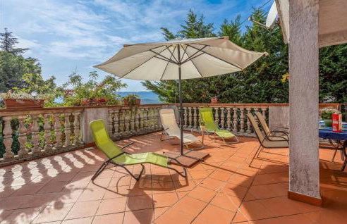 2 Bedroom Nice Apartment In Viskovo - Foto 13