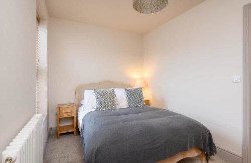 Stylish 3BR Townhouse Sleeps 6 Near City Centre - Foto 15