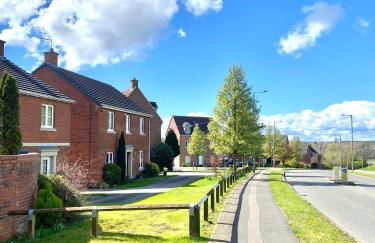 Oakley Vale House and Garden! Free Private Parking, TV, Fully Equipped - Photo 29