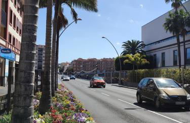 Escapada Deluxe con Wifi 2 Hab 2 Baños con Cocina & SmartTV cerca de Todo - Foto 17