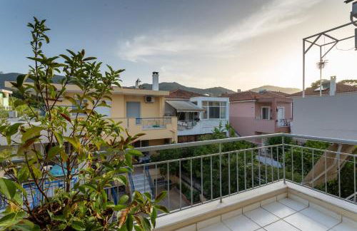 Comfortable 3-Bedroom Seaside Maisonette - Photo 48