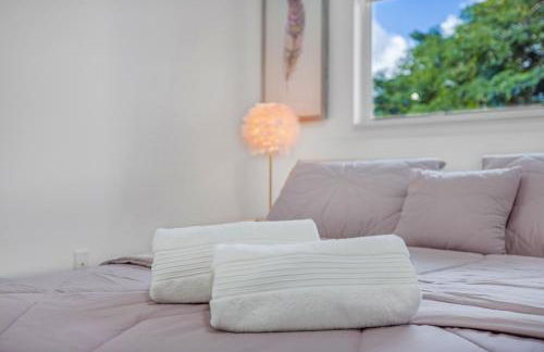 Up to 12 Guests! Modern villa near Wynwood - Photo 27