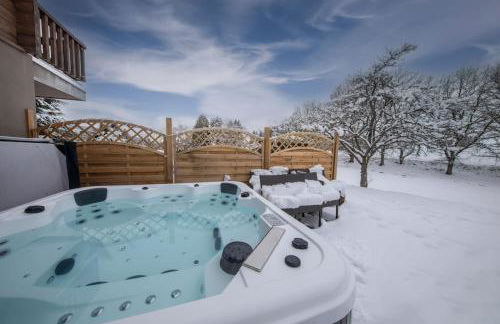 Pétillant Chalet aux 3 étangs avec SPA, Sauna et Véranda - Foto 1