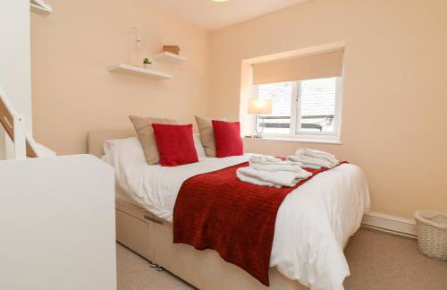 Courtyard Cottage - Photo 13